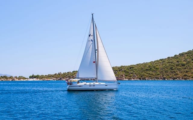 Sailing-Yacht-Tundra.jpg